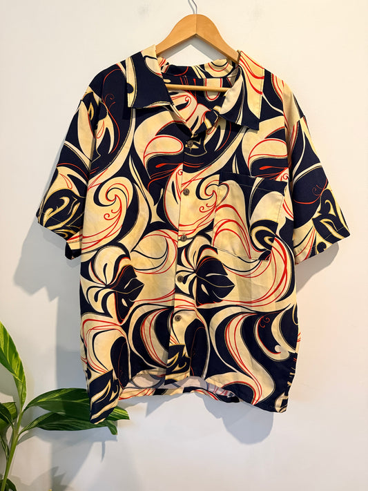 Brand Unknown Size U/Arm to U/Arm 62cm Patterned Button-Down Shirt with Gold Accents