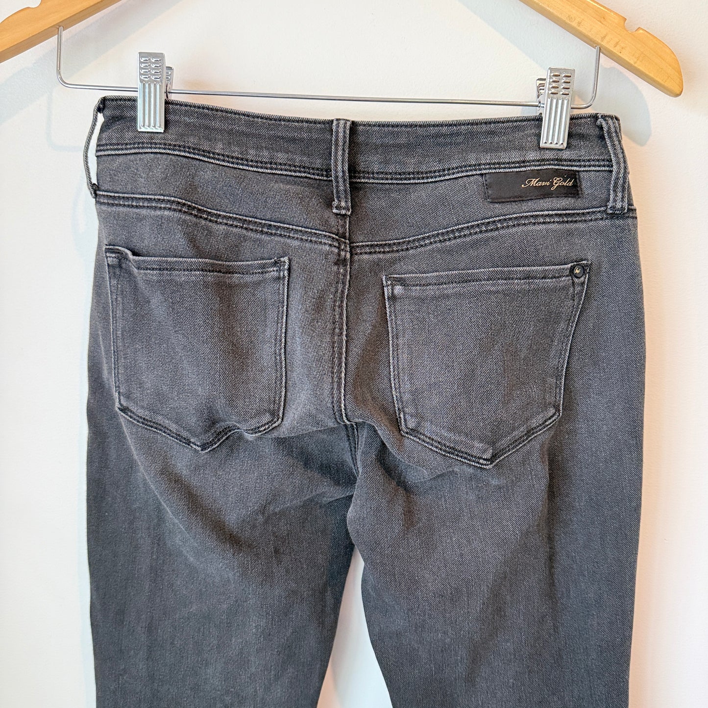 Mari Gold Size 32 Black Stretch Denim Jeans