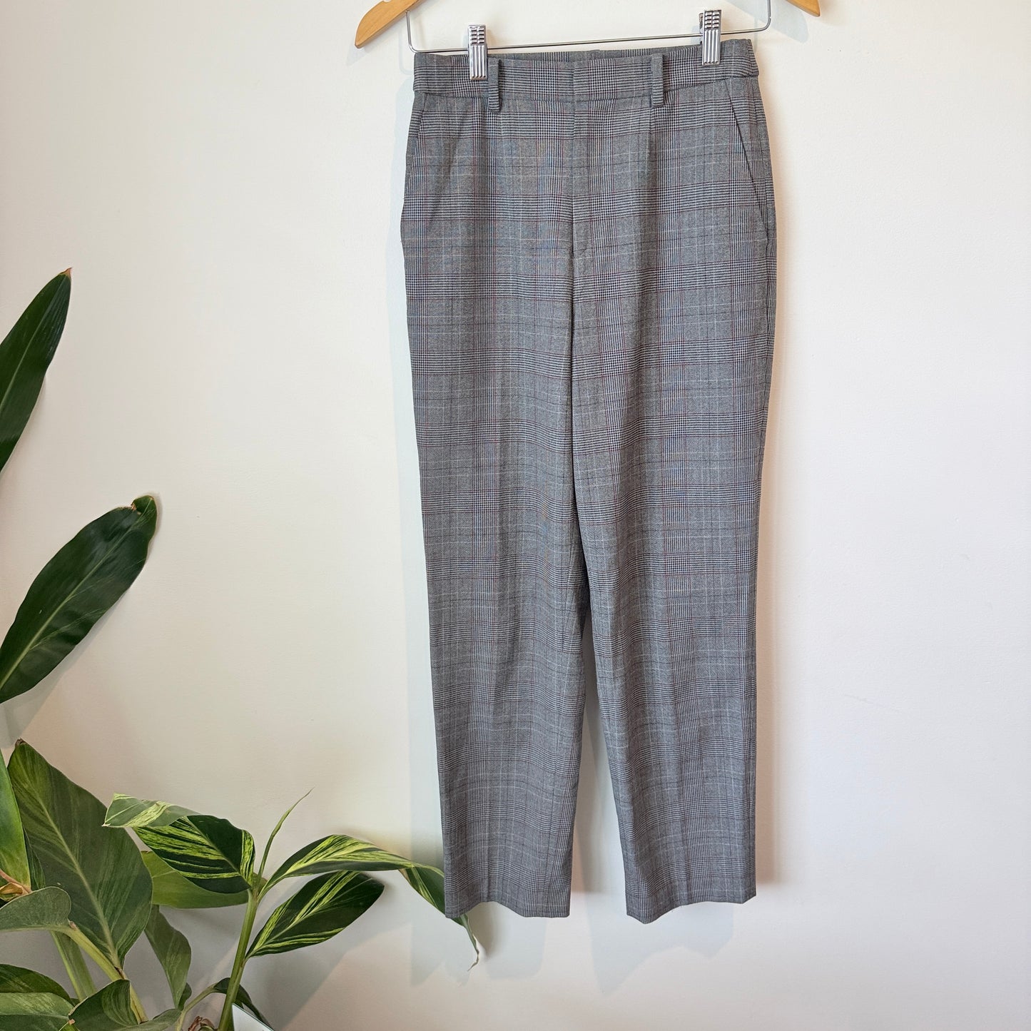 Uniqlo Size XS Plaid Tapered Leg Trousers