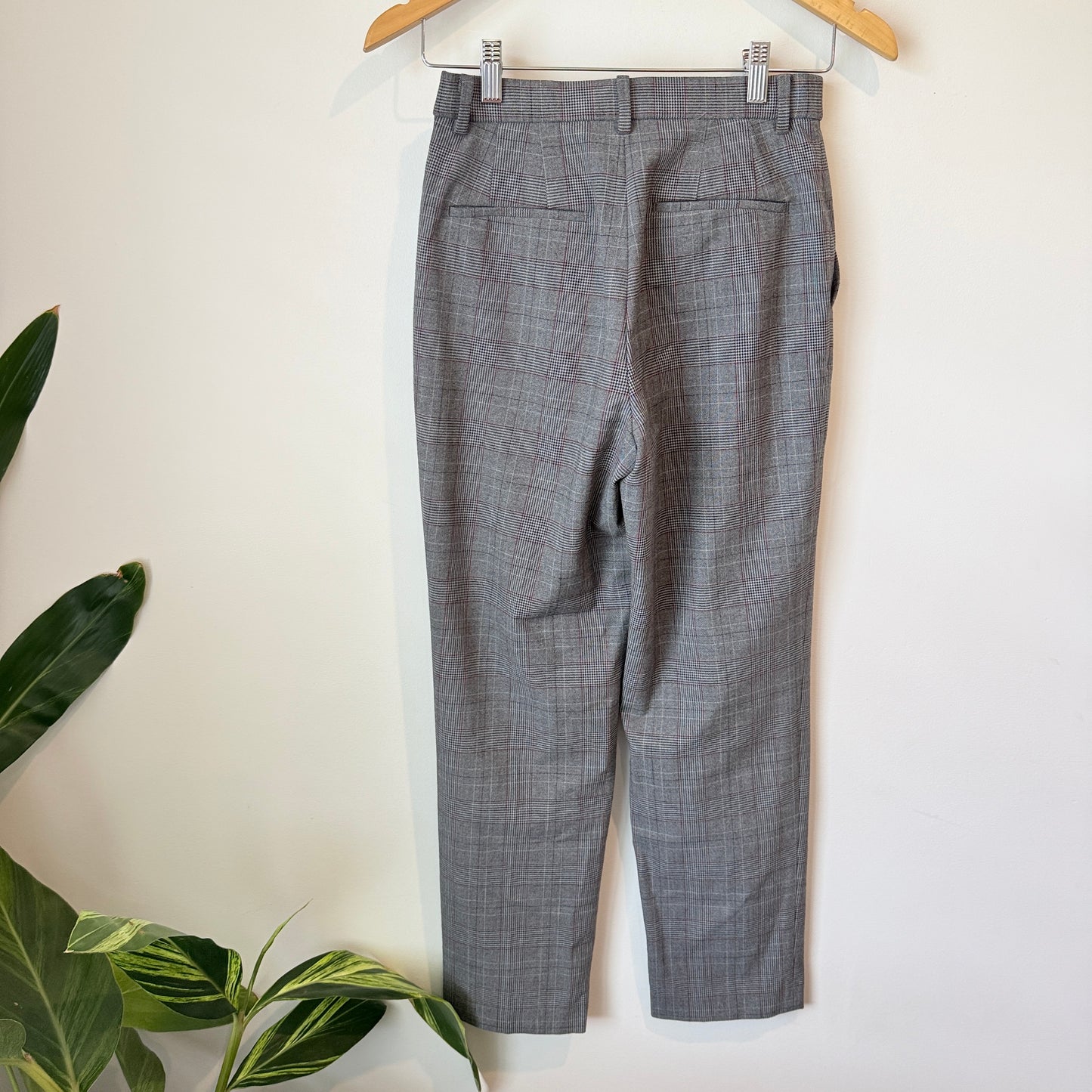Uniqlo Size XS Plaid Tapered Leg Trousers
