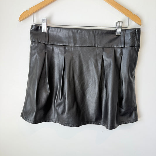 Glassons Black Pleated Faux Leather Skirt – Size 10