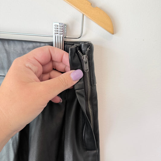 Glassons Black Pleated Faux Leather Skirt – Size 10