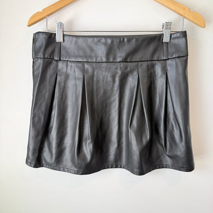 Glassons Black Pleated Faux Leather Skirt – Size 10