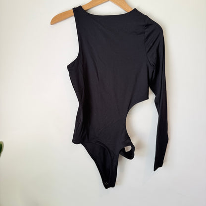 Glassons Asymmetrical Cut-Out Long Sleeve Bodysuit – Black Size M