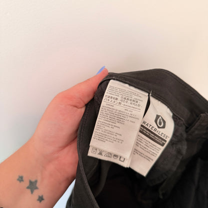 Levi Size 28 Black Skinny Jeans