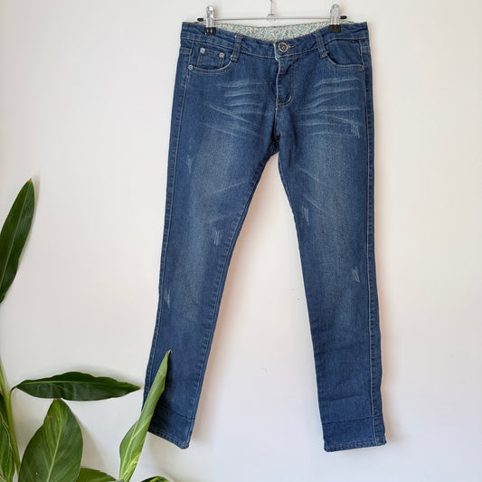 Brand Unknown Size 30 Medium-Dark Wash Jeans