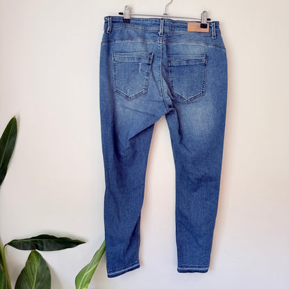 Only Carmakoma Size 44 Medium-Wash Blue Jeans