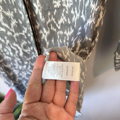 Witchery Size 8 Gray & White Abstract Print Long-Sleeve Dress