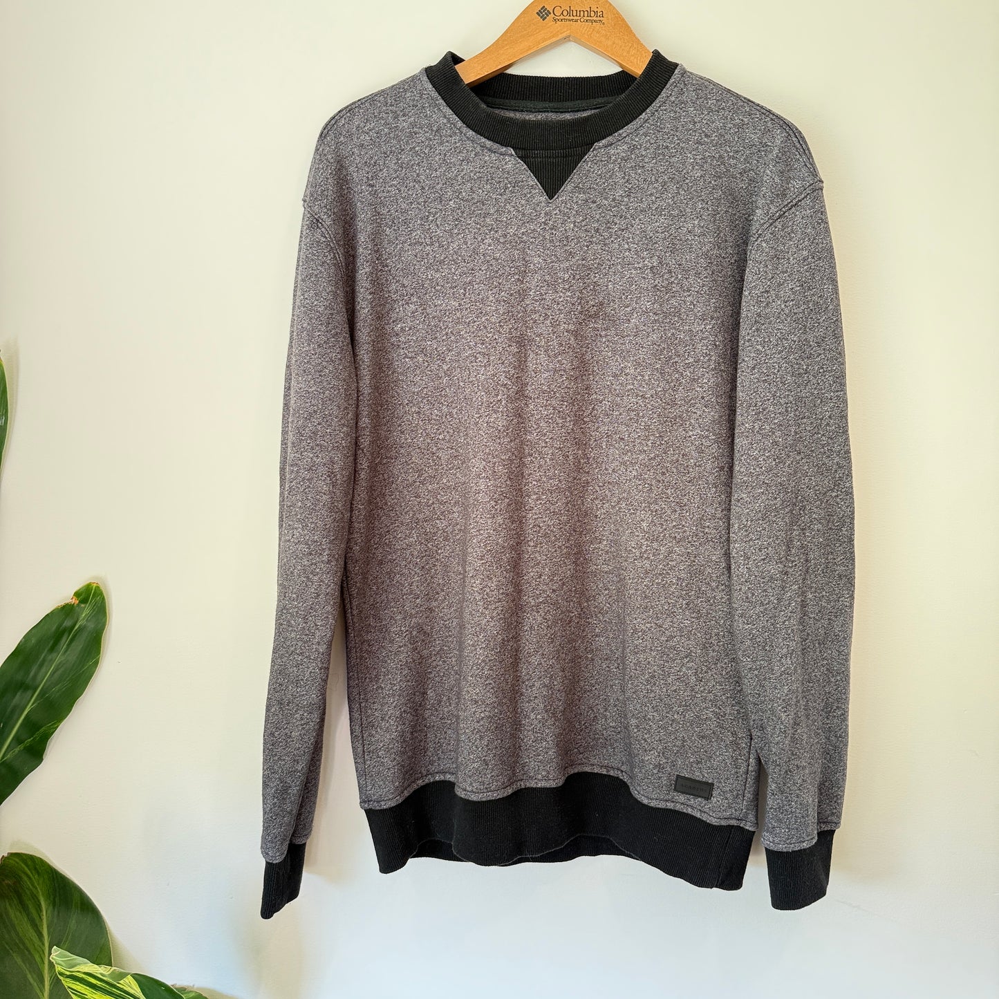Academy Outfitters Size M Knit Crewneck Sweater