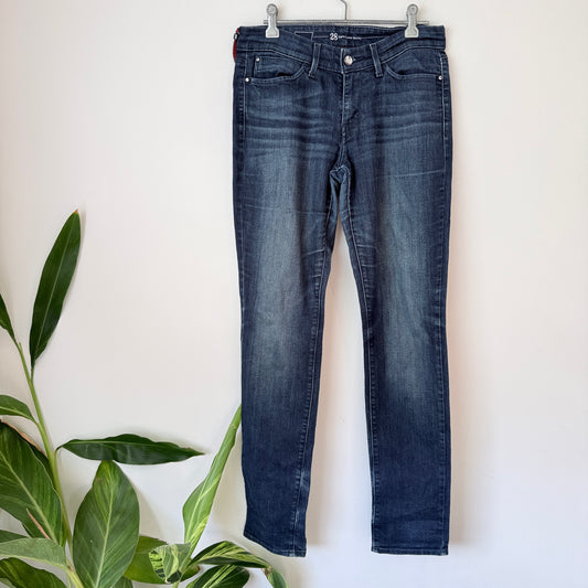 Levi Strauss Size 28 Dark Wash Skinny Jeans