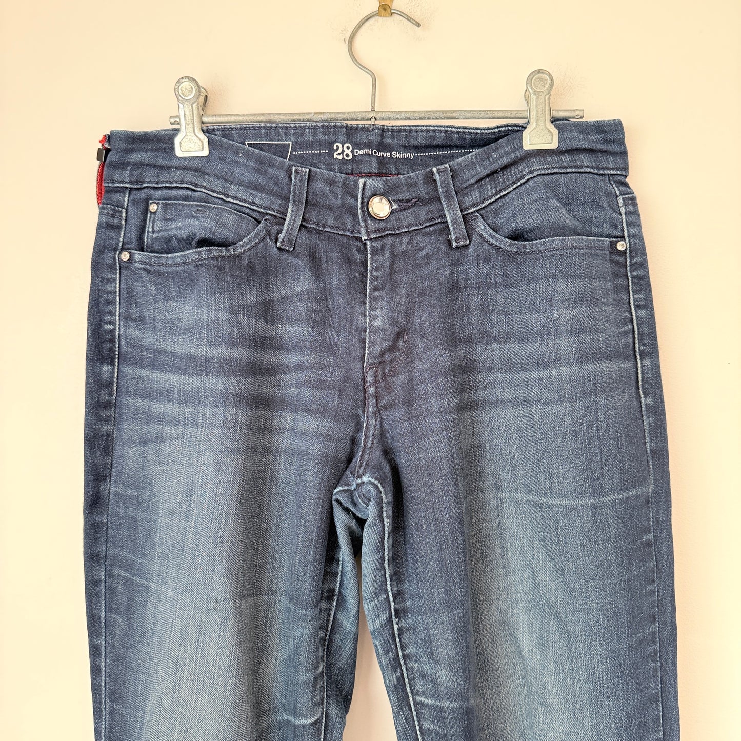 Levi Strauss Size 28 Dark Wash Skinny Jeans