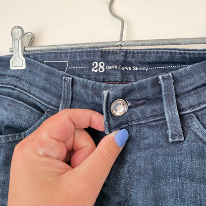 Levi Strauss Size 28 Dark Wash Skinny Jeans