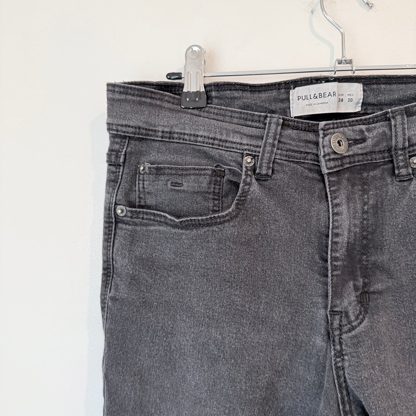 Pull & Bear Size 38 EUR Skinny Fit Distressed Jeans