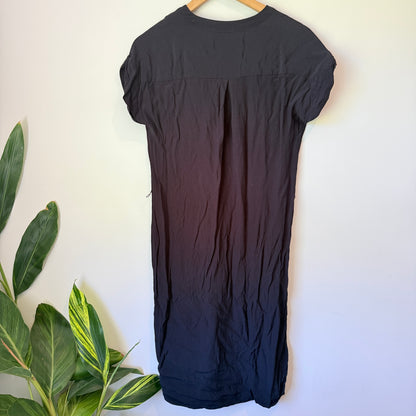 Max Size 6 Black V-Neck Shift Dress