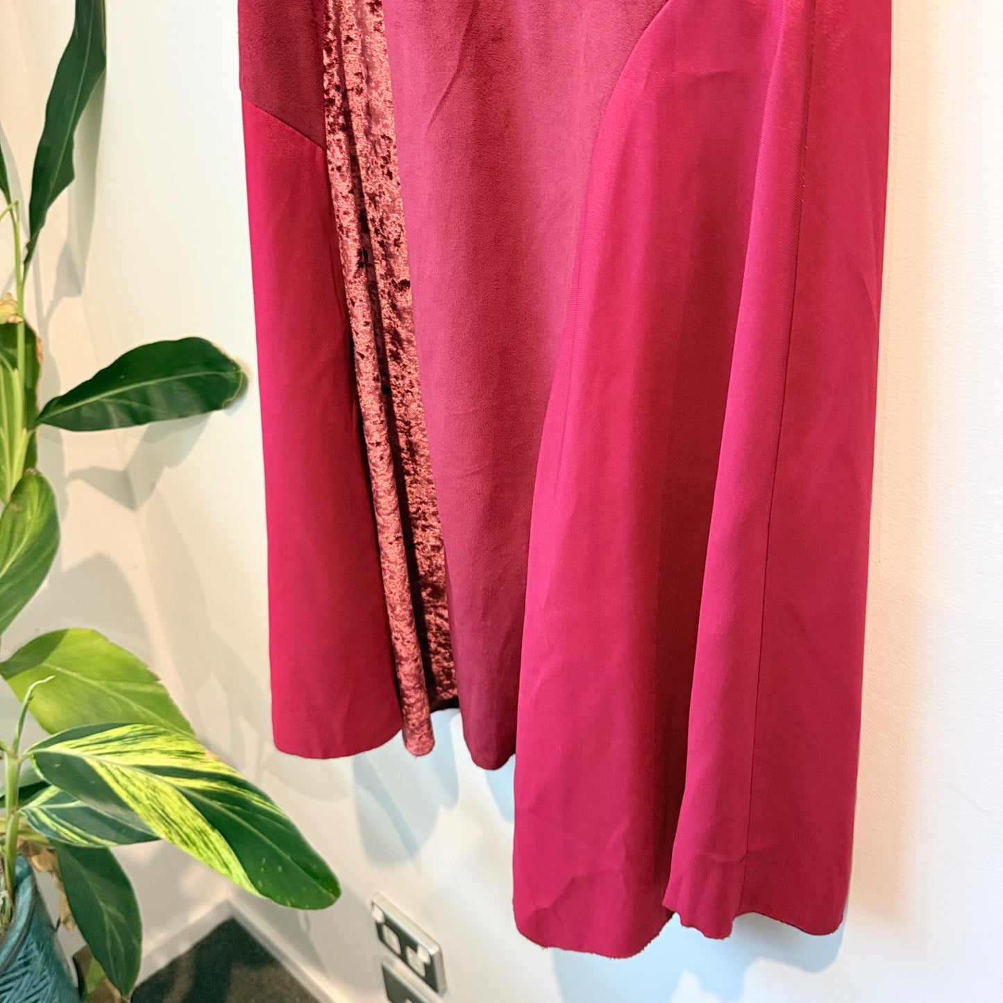 Shouq Size 14 Asymmetrical Midi Skirt