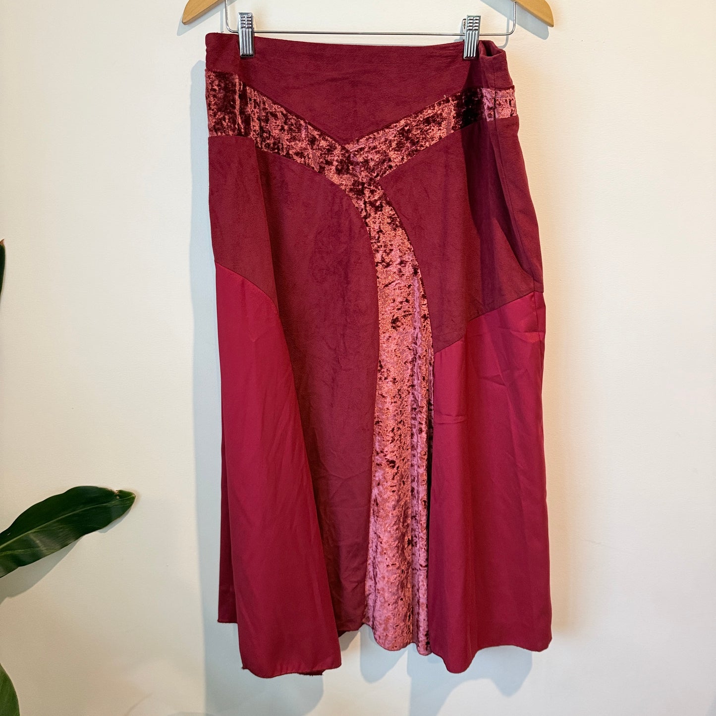 Shouq Size 14 Asymmetrical Midi Skirt