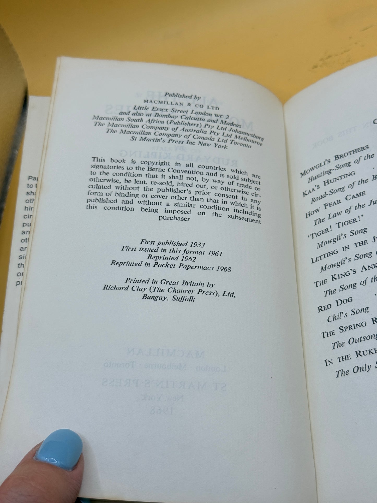 All the Mowgli Stories by Rudyard Kipling (1962 Macmillan Edition) - Black cover