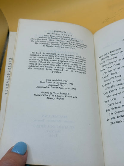 All the Mowgli Stories by Rudyard Kipling (1962 Macmillan Edition) - Black cover