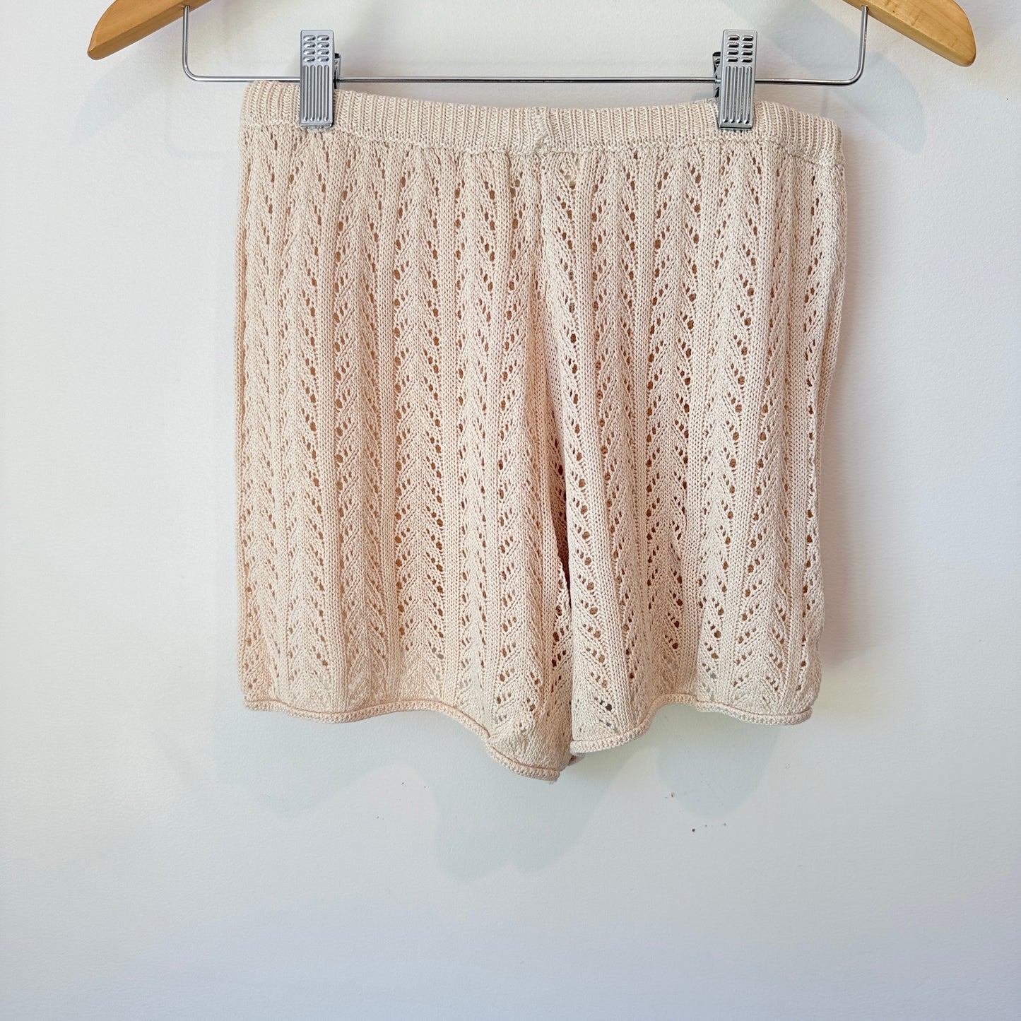 Glassons Size XL Light Beige Knit Shorts – Lace Pattern