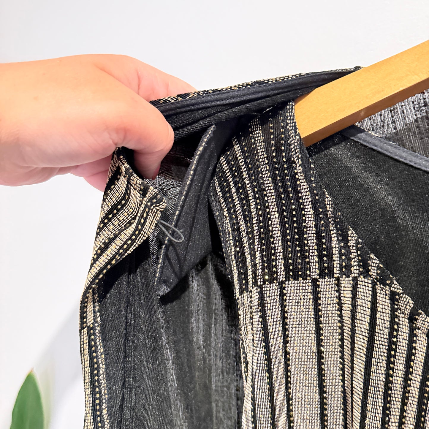 Noni Size U/Arm 54cm Black & Gold Metallic Cardigan and Under Top