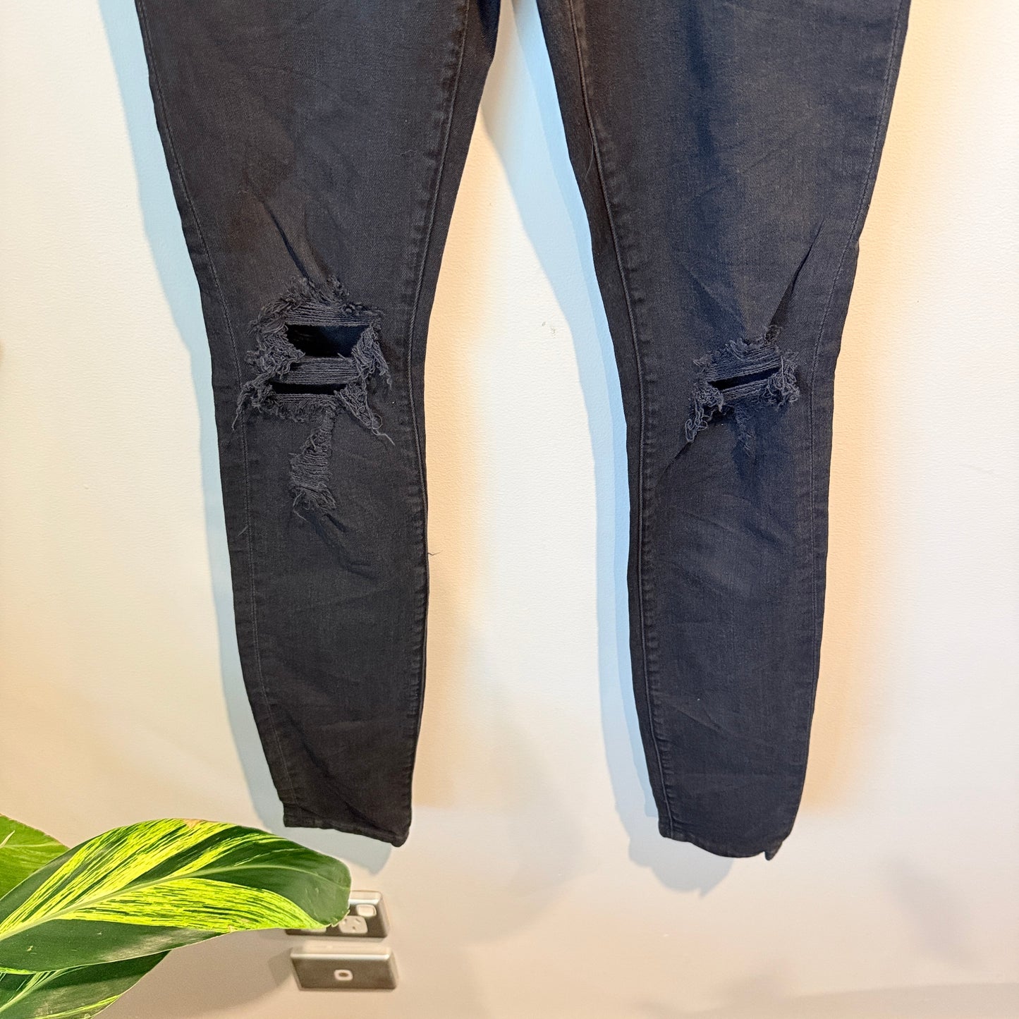 Neuw Size 27 Black Marilyn Skinny Jeans