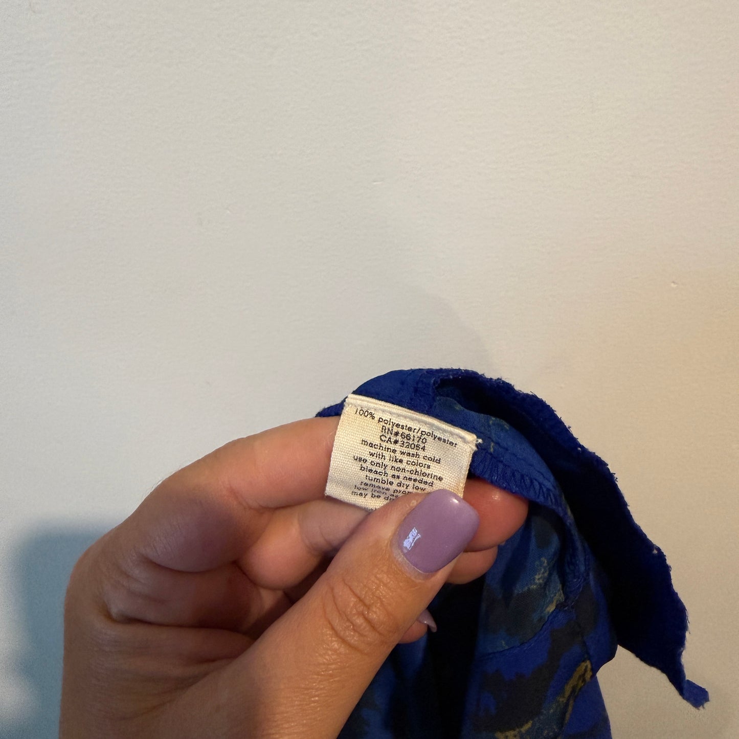 Silence + Noise Size S Blue Black & Gold Print Shorts