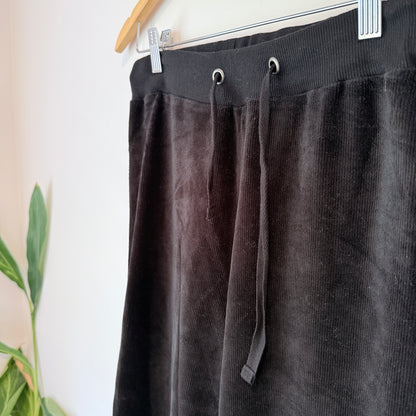 Brand Unknown Black Velour Jogger Pants – Waist 36cm