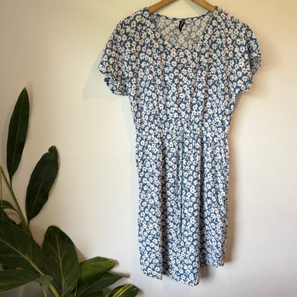 Network Size 12 Blue Floral Dress