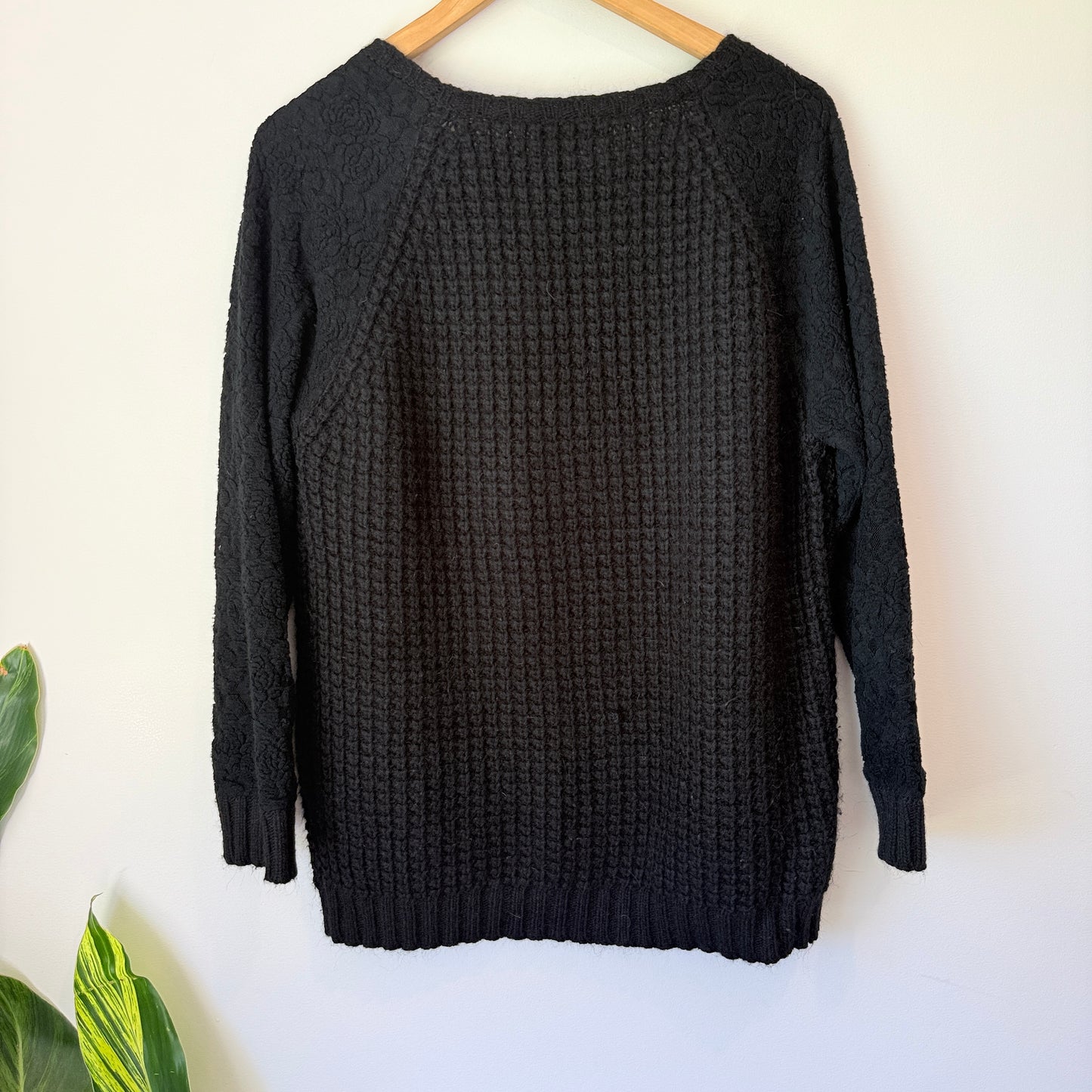 Scarlett NZ Designed Honeycomb Knit & Lace Sweater Size L – Black