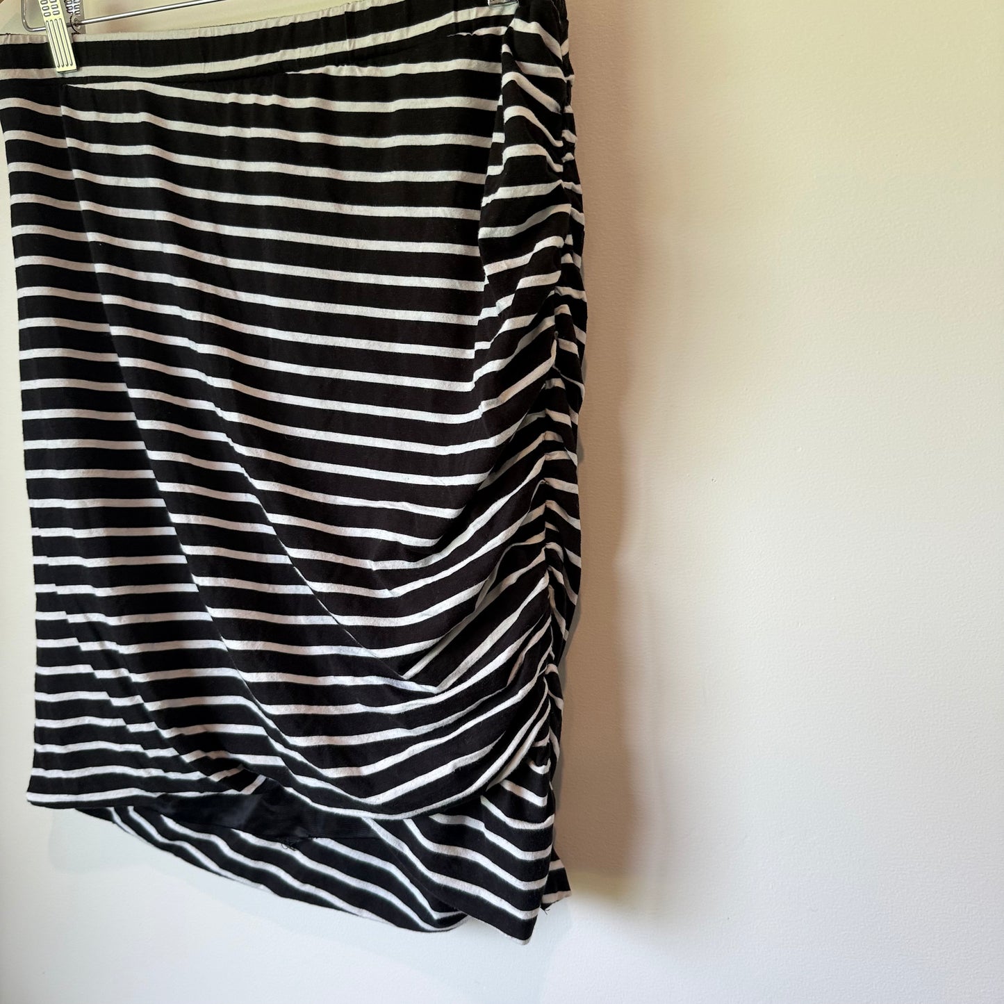 Pretty Basic by Augustine Pull-On Skirt – Size XL