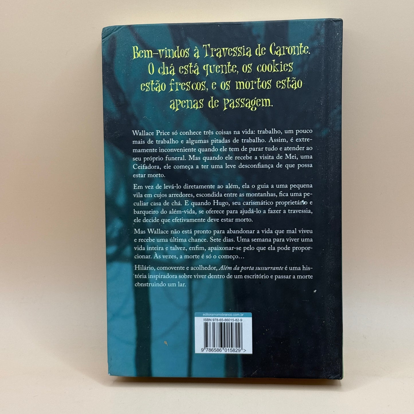 Além da Porta Sussurrante by TJ Klune - Portuguese edition