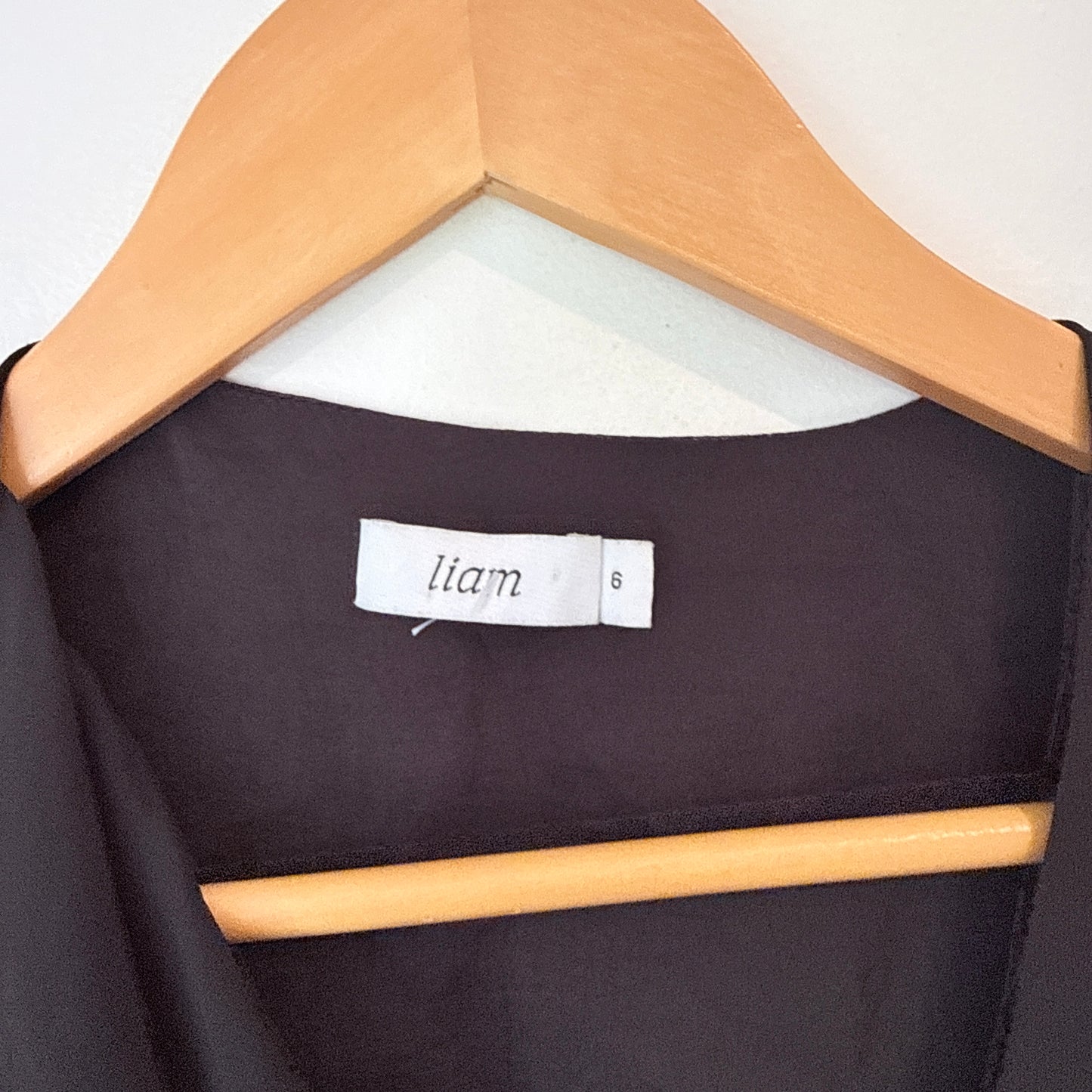 Liam (NZ)Sheer Short-Sleeve Button Front Blouse in Black – Size 6
