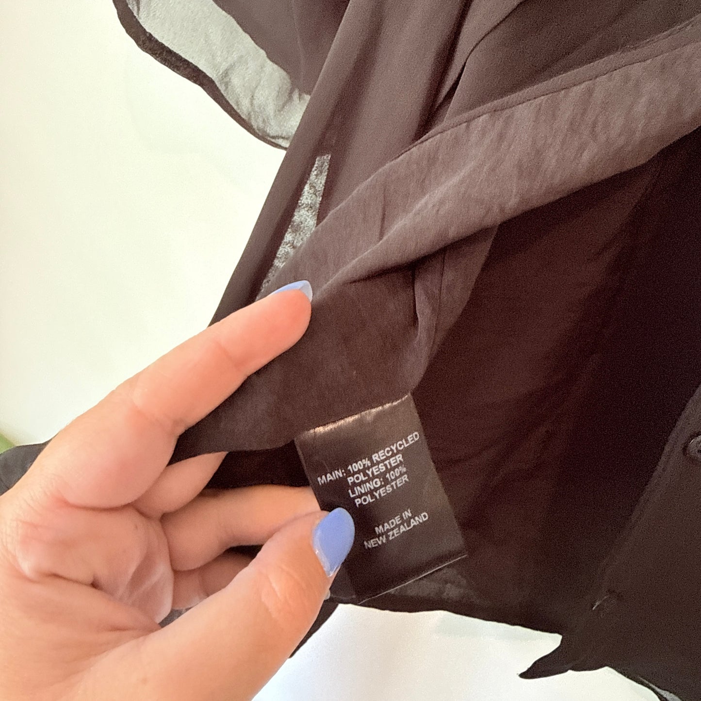 Liam (NZ)Sheer Short-Sleeve Button Front Blouse in Black – Size 6