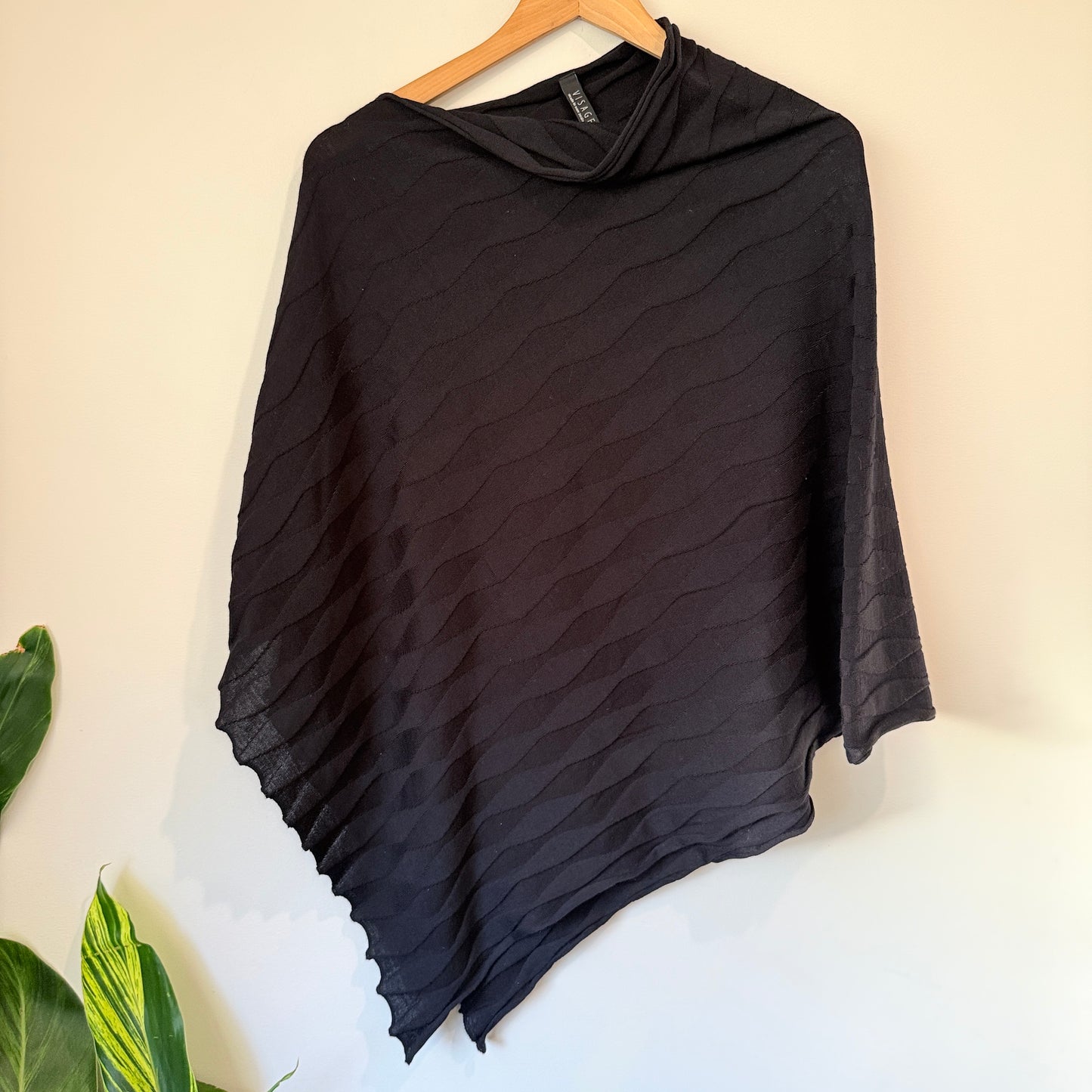 Visage (NZ Made) Size S-M Black Merino Poncho Wavy Texture