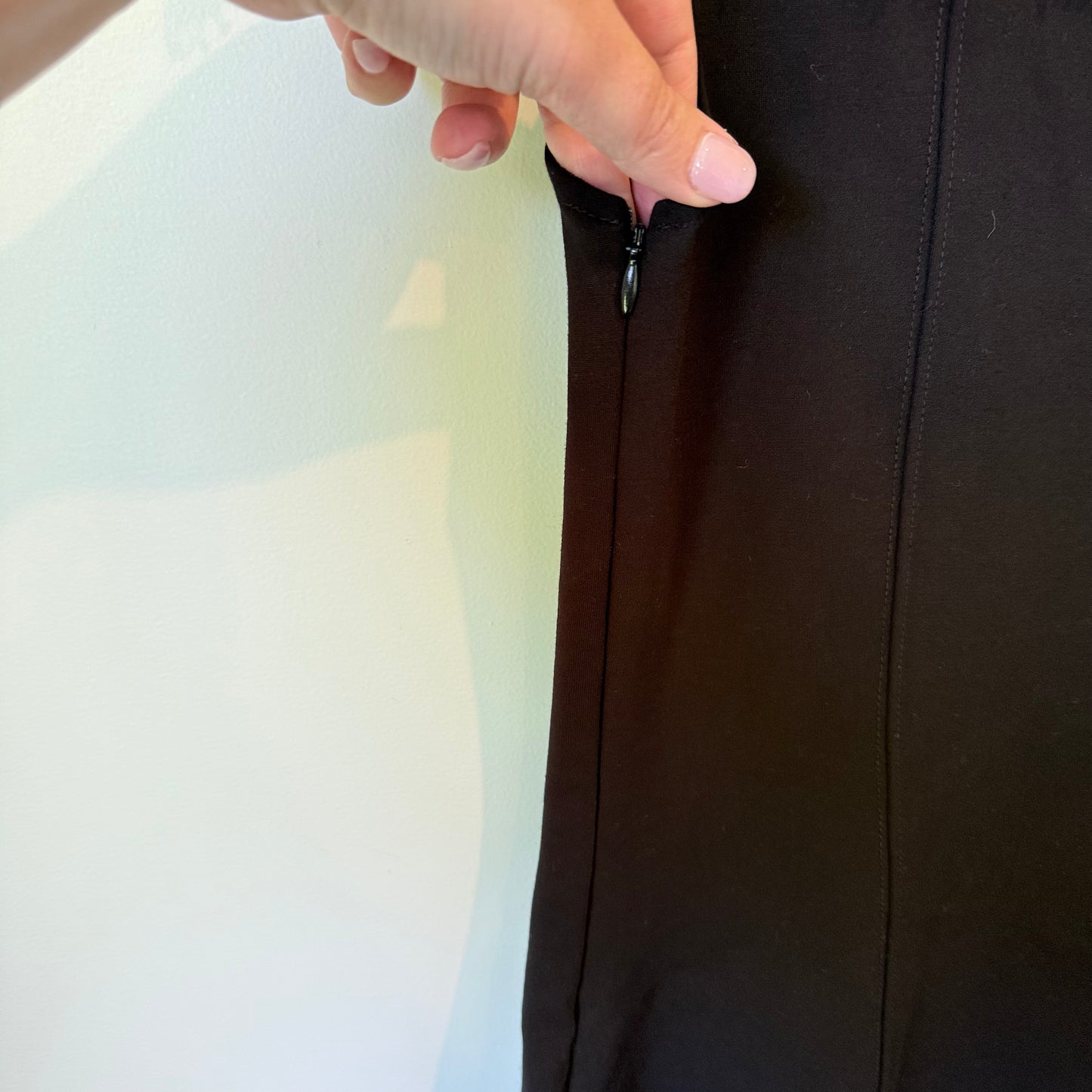 Alannah Hill Black Lace Bodycon Dress – Elegant Fit, Size 8