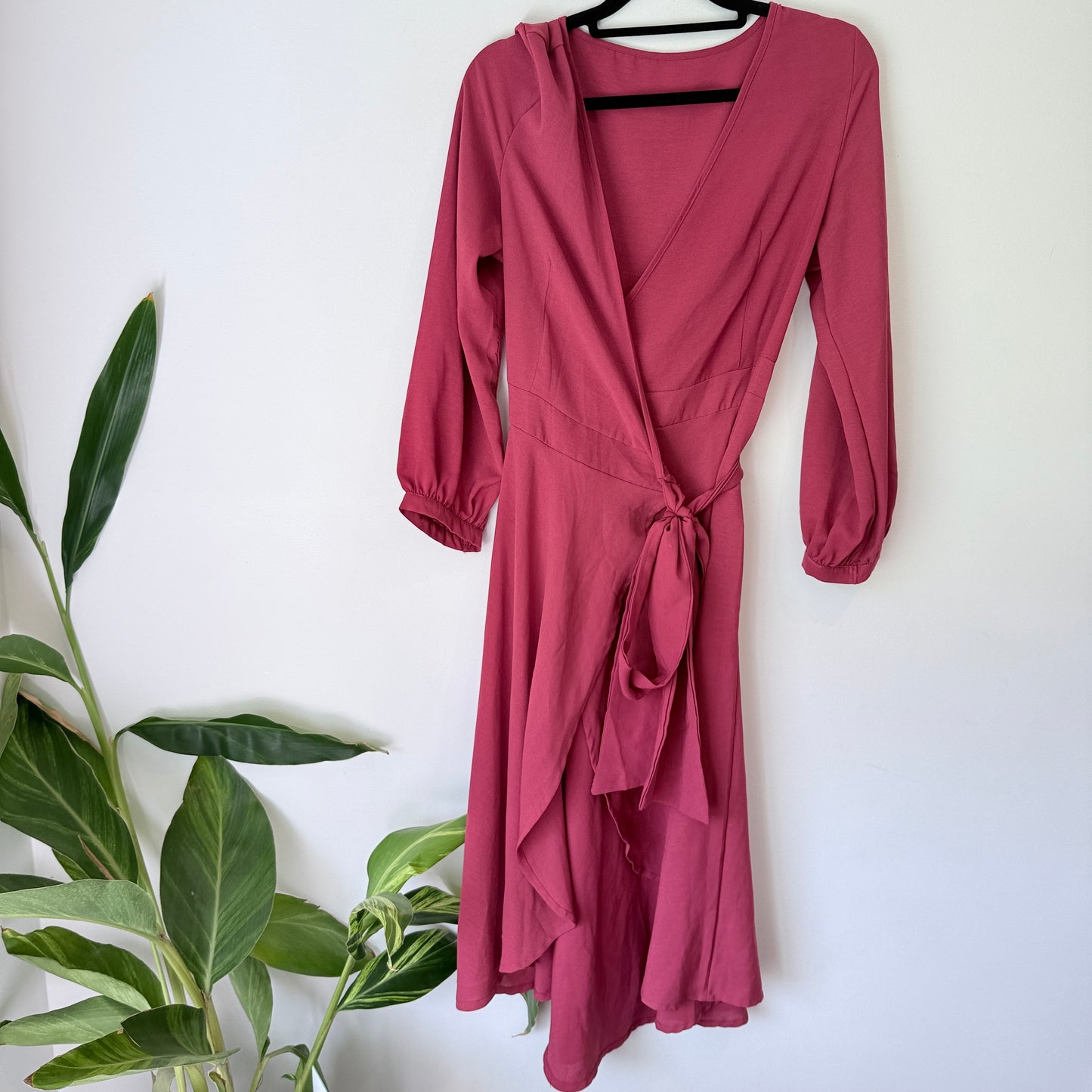 Brand Unknown Size U/Arm to U/Arm 45cm Ruffle Wrap Midi Dress