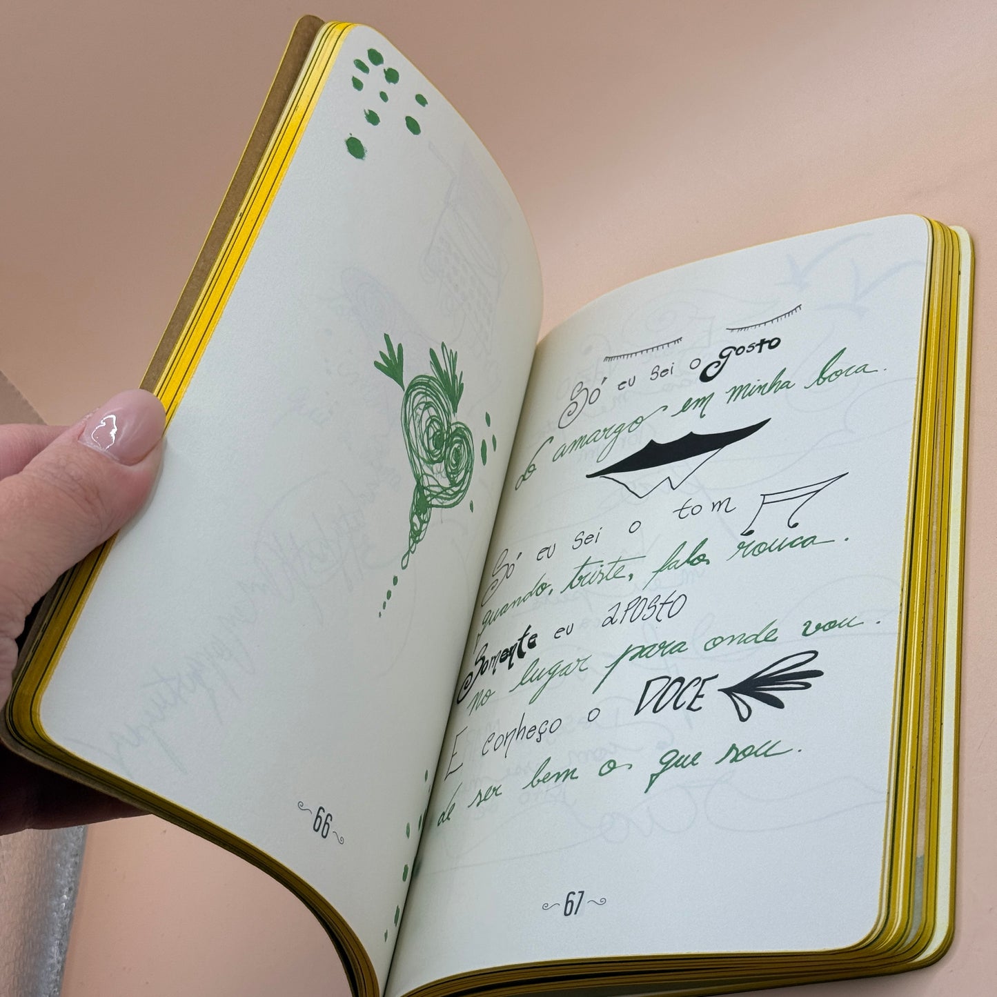 Pó de Lua nas Noites em Claro by Clarice Freire (Portuguese edition)