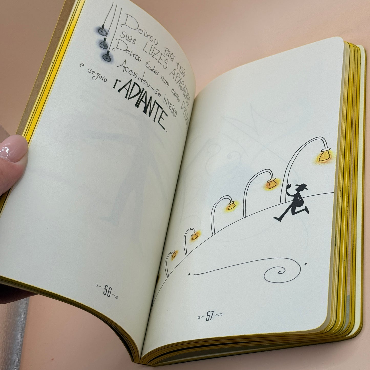 Pó de Lua nas Noites em Claro by Clarice Freire (Portuguese edition)