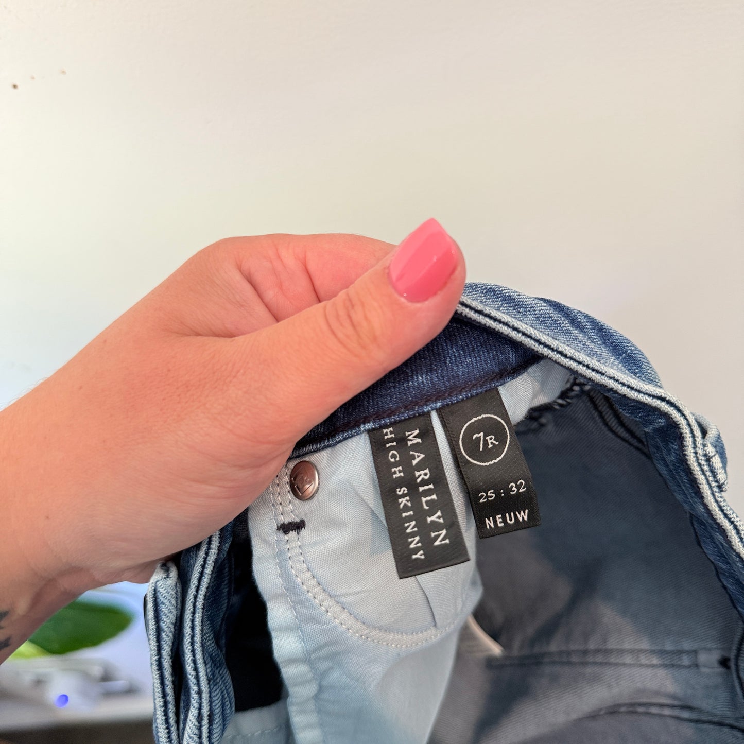 Neuw Marilyn High Skinny Jeans Size 25/32 (Sun Fade)