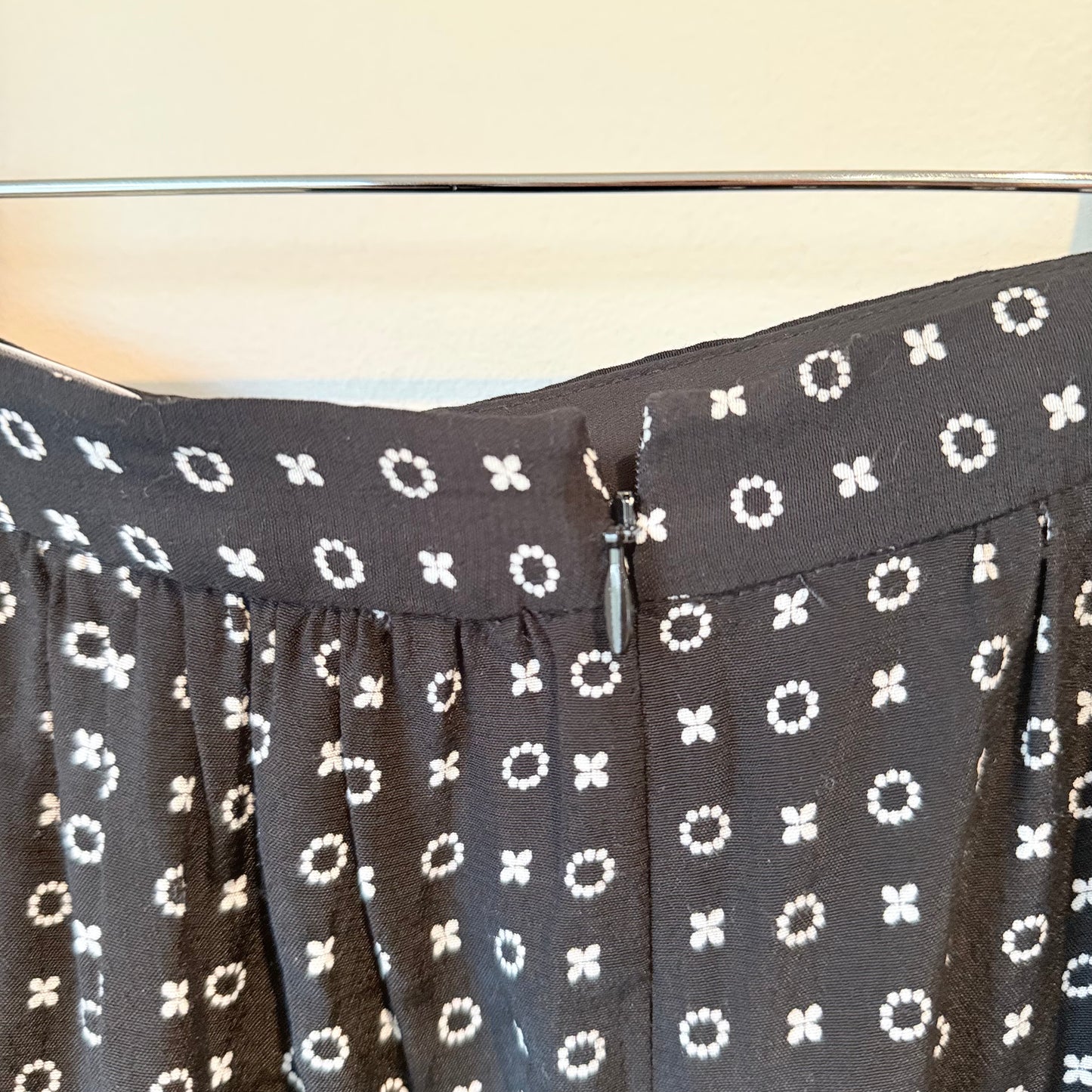 Veronika Maine Size S Black & White Patterned Maxi Skirt