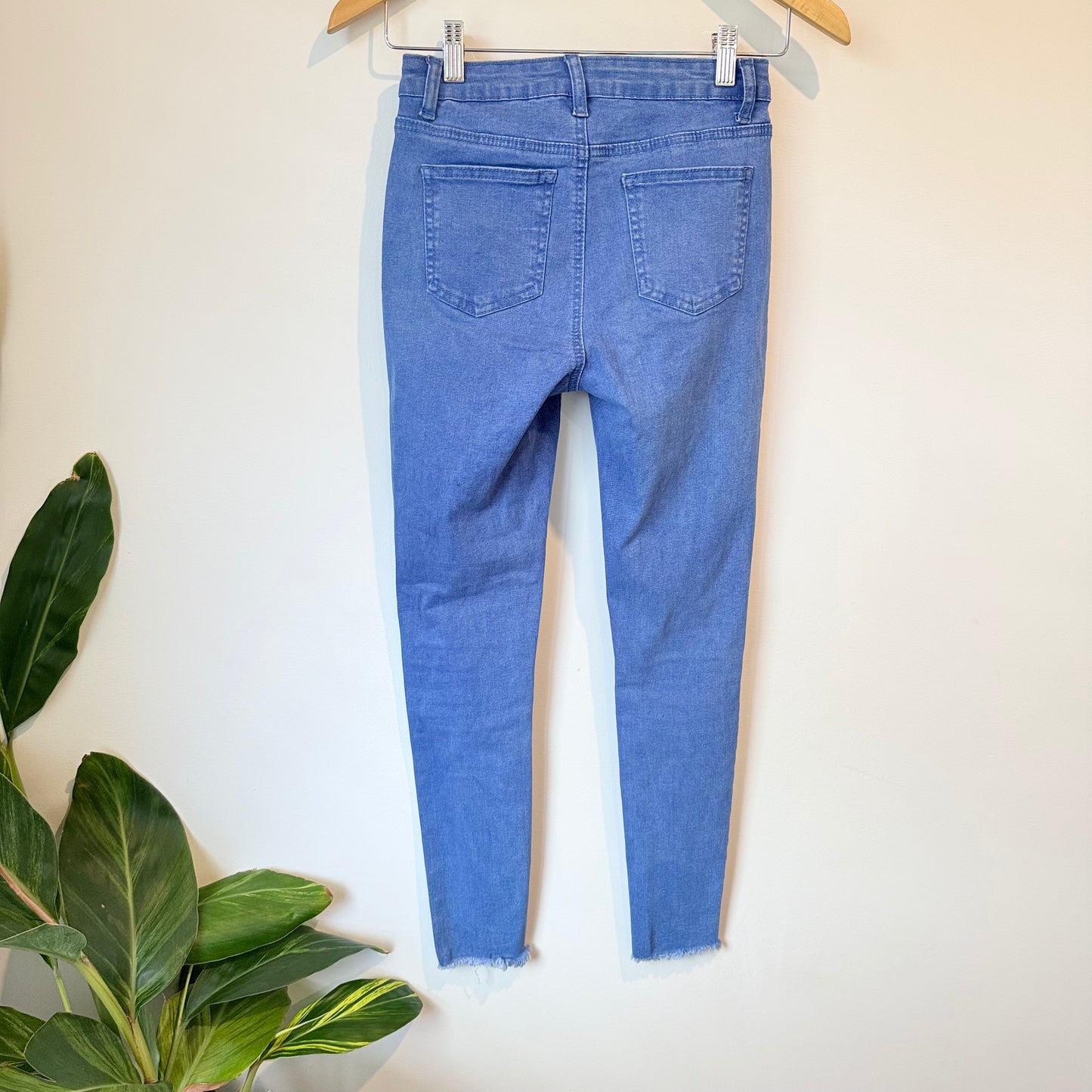 Mirrou Size 6 Low-Rise Distressed Skinny Jeans