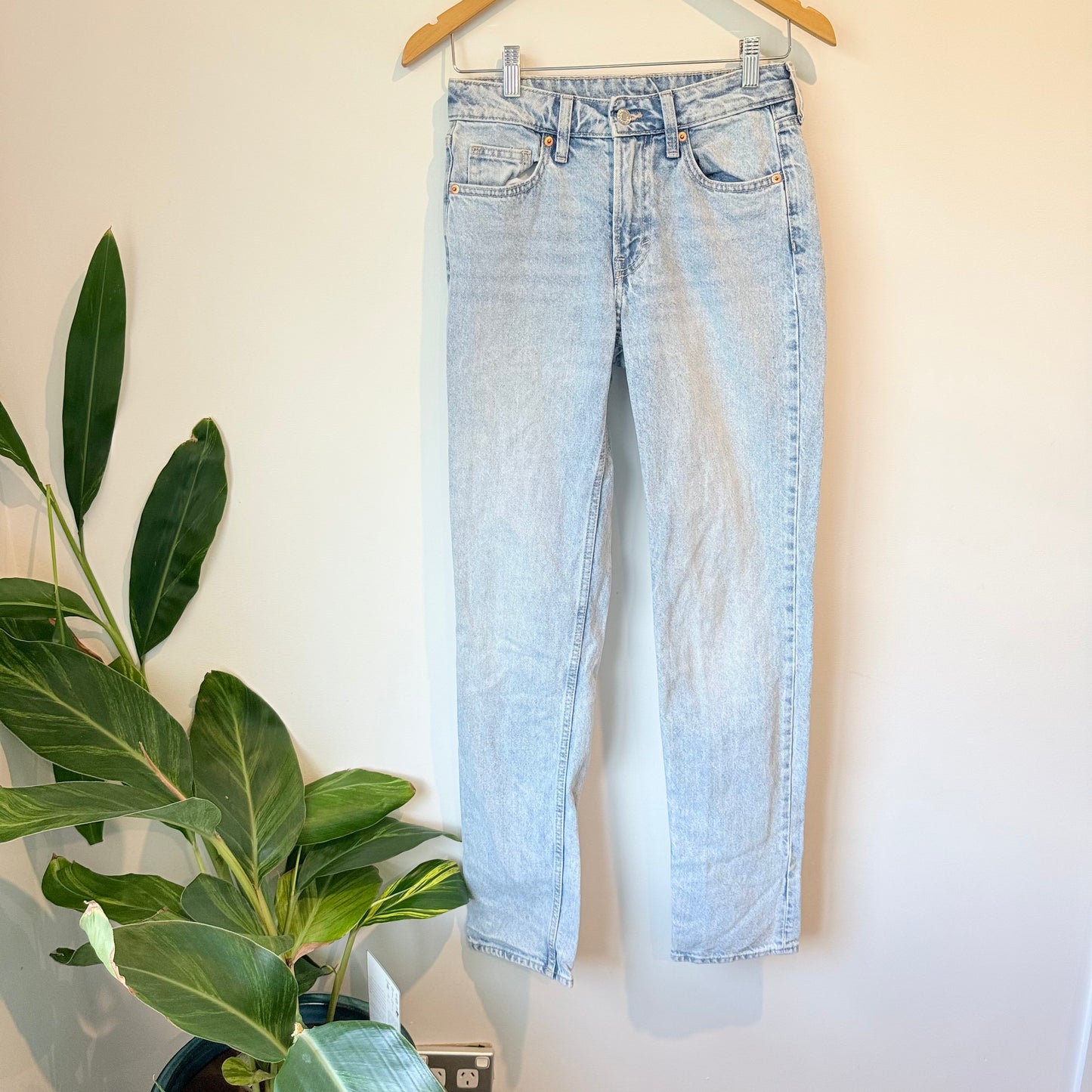 & Denim Size 0 Light Wash Denim Jeans