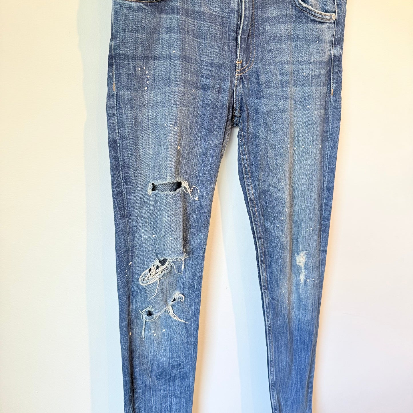 Zara Size 6 Mid-Rise Distressed Denim Skinny Jeans