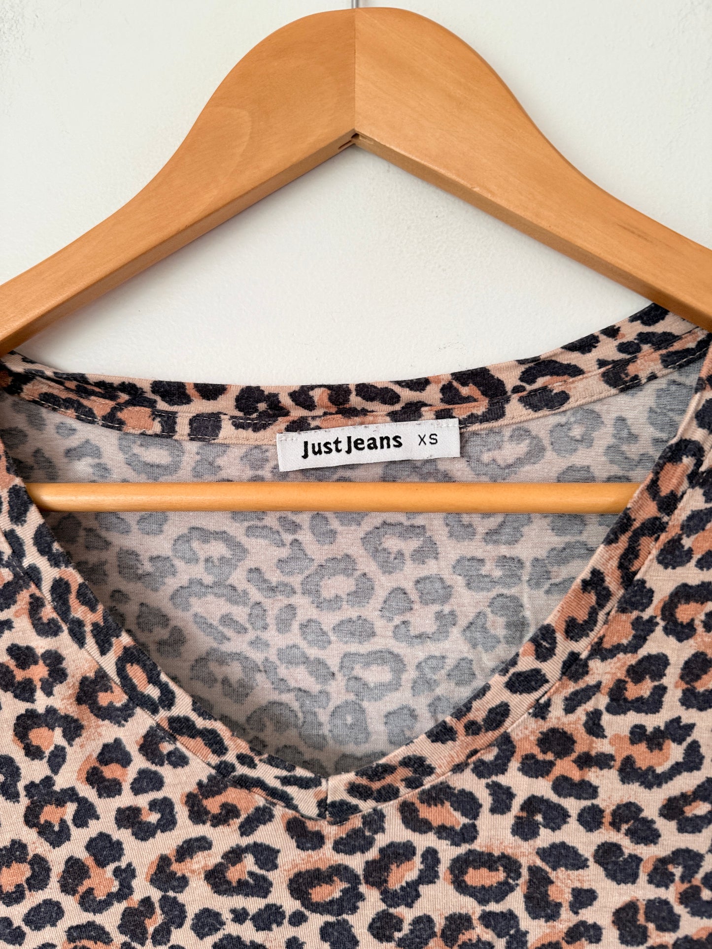 Just Jeans Size XS Leopard Print V-Neck T-Shirt