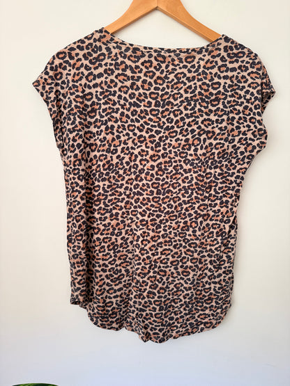 Just Jeans Size XS Leopard Print V-Neck T-Shirt