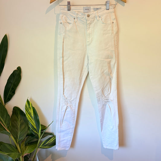 Riders Size 7 White Distressed Skinny Jeans
