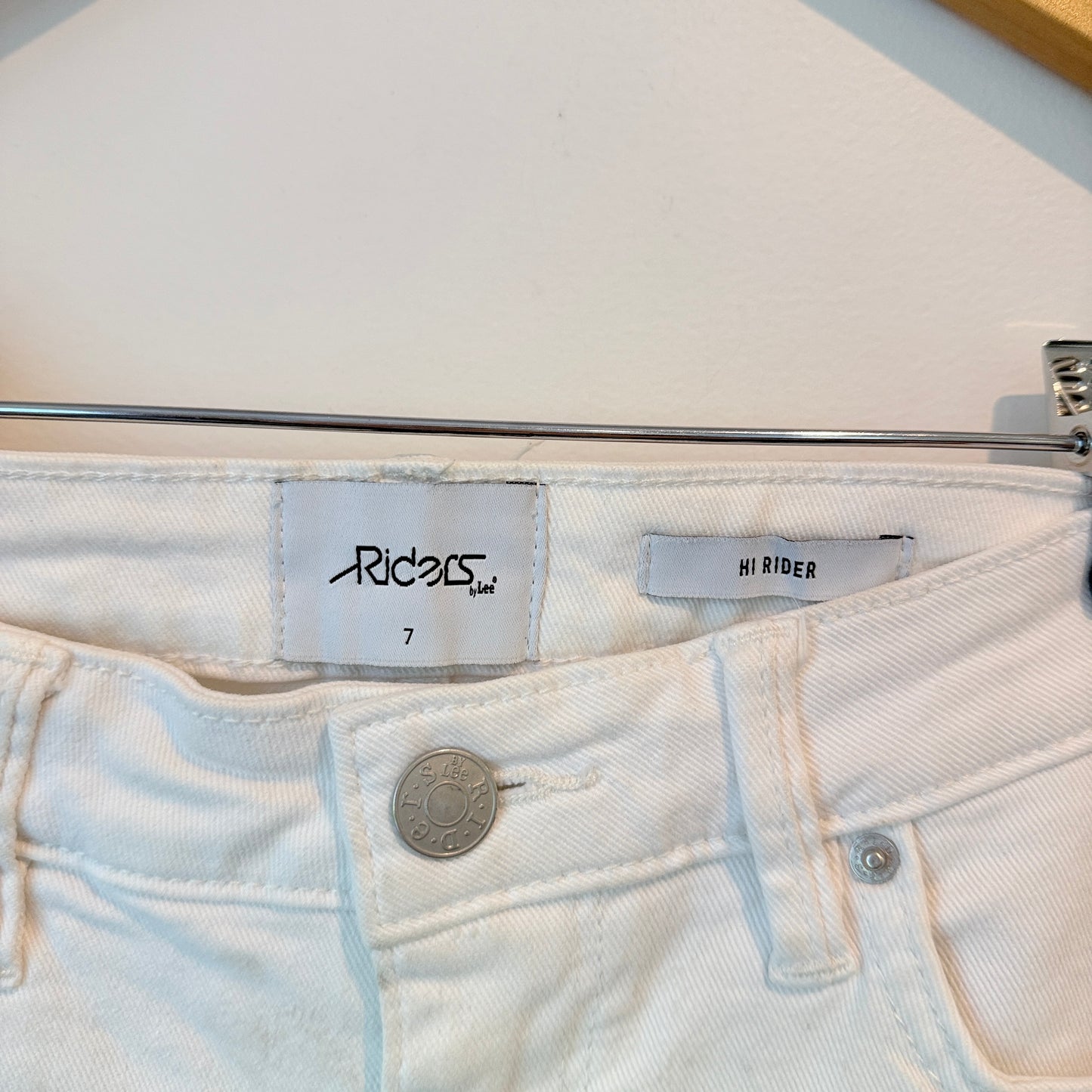 Riders Size 7 White Distressed Skinny Jeans