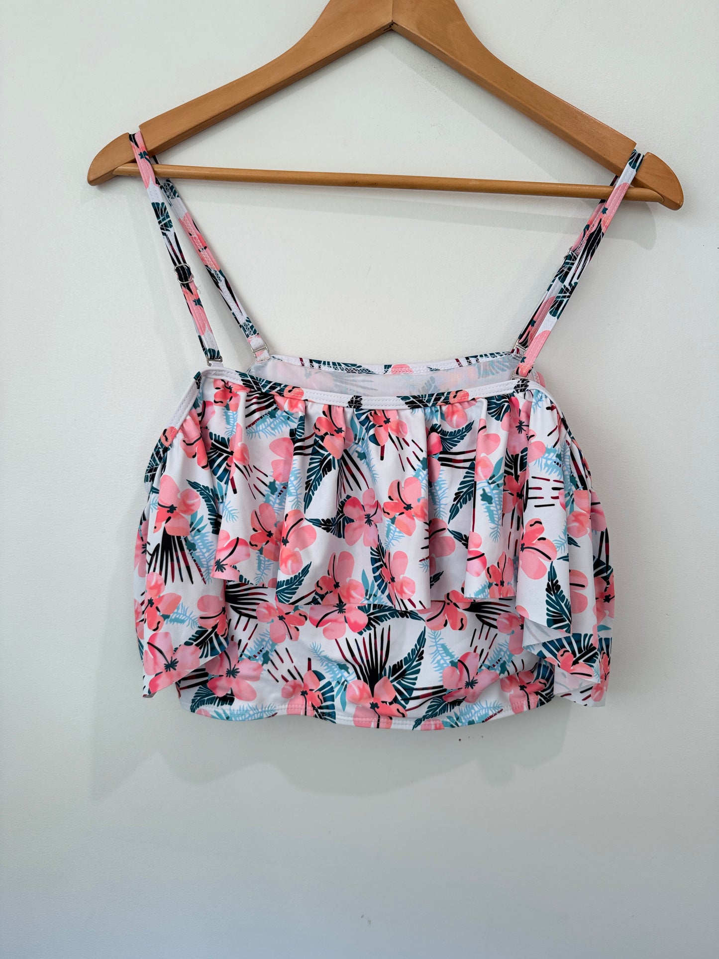 Brand Unknown Size L | U/Arm to U/Arm 39cm Floral Print Crop Top