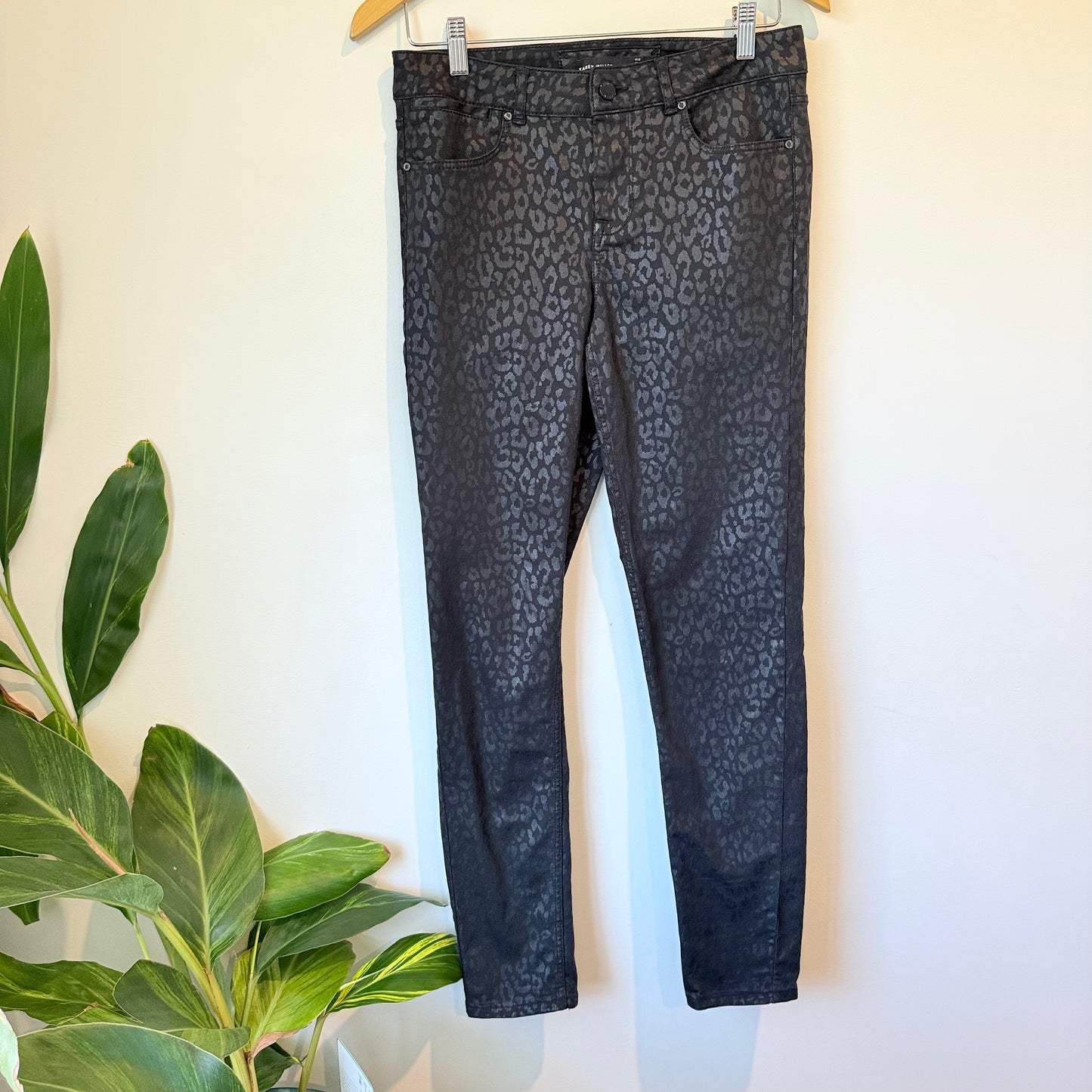 Karen Millen Size 6 Black Leopard Print Pants