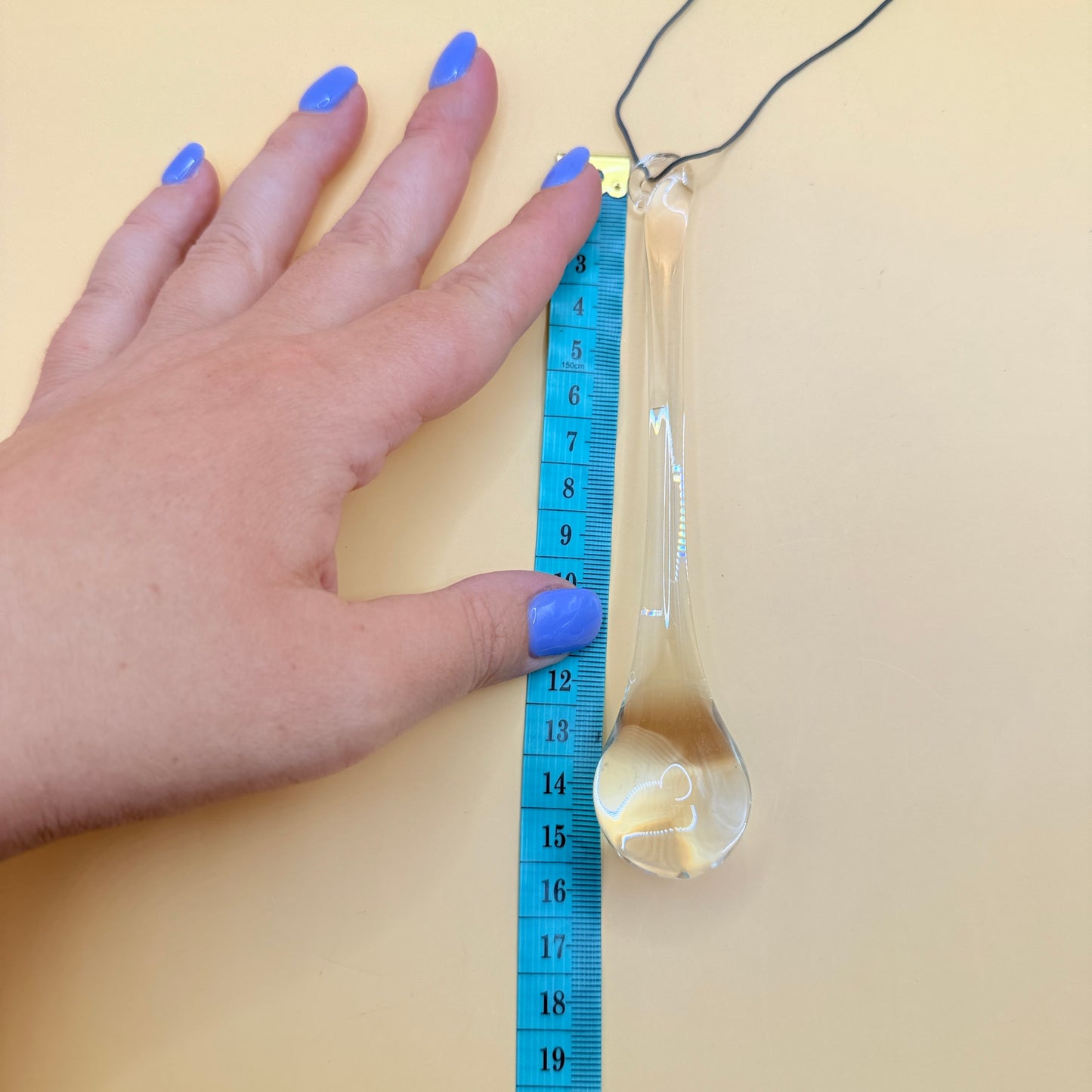 Glass Teardrop Ornament – 16cm